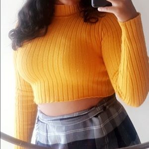 CUTE & COMFY CROP TOP